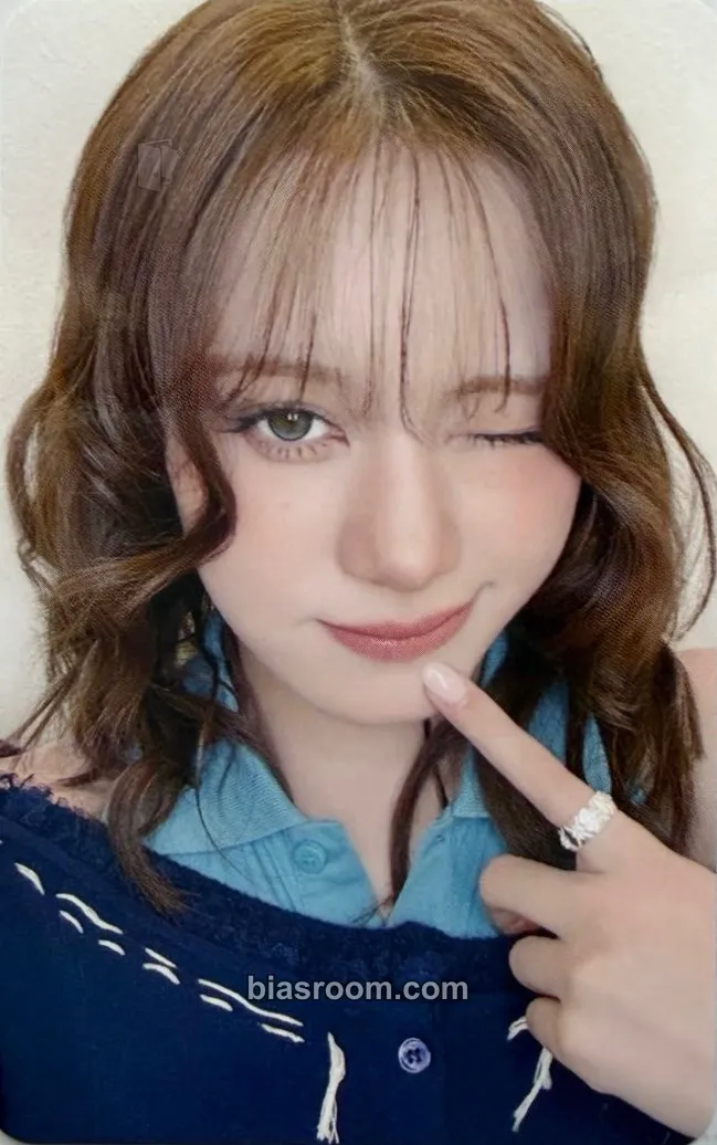 Nina Portfolio Photocard - NiziU - NiziU K-pop photocard
