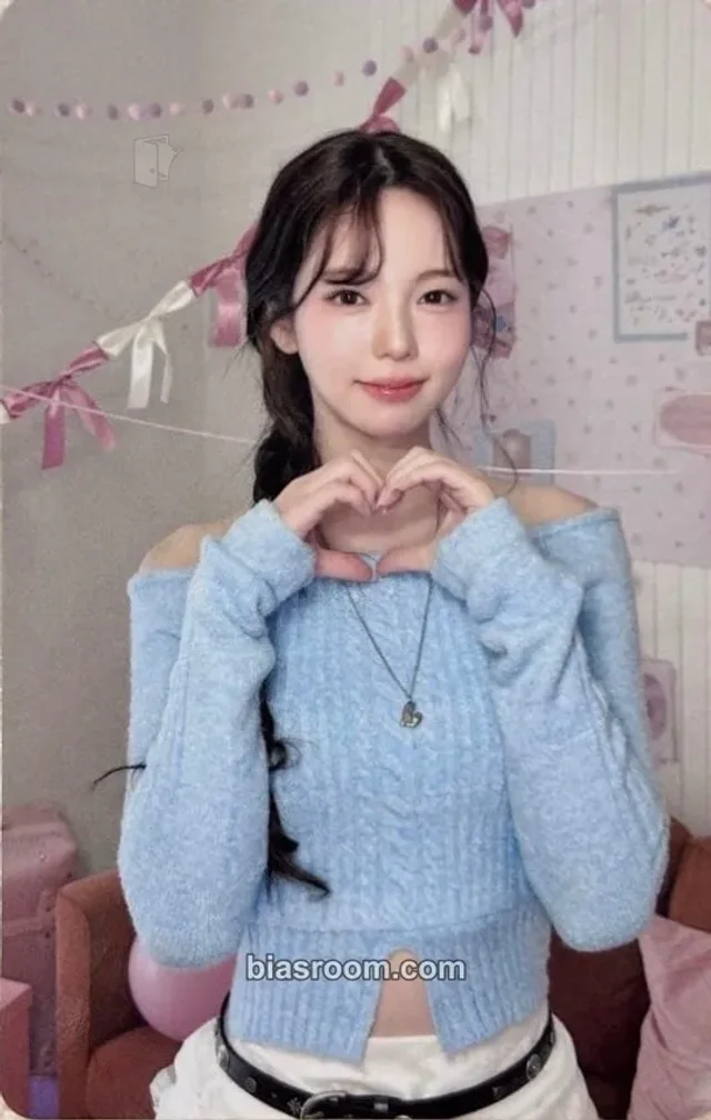 NiziU - Ayaka - NiziU Live With U 2026 “Niziu The Cinema” Event vip ticket benefit