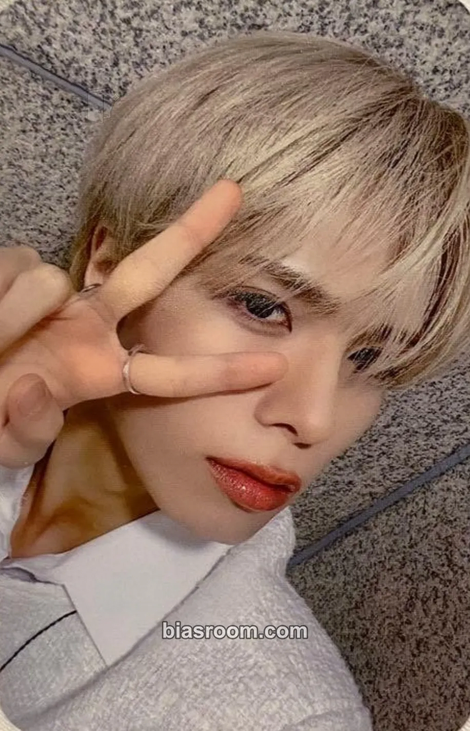 Yejun VERSUS Photocard - E’LAST - E’LAST K-pop photocard