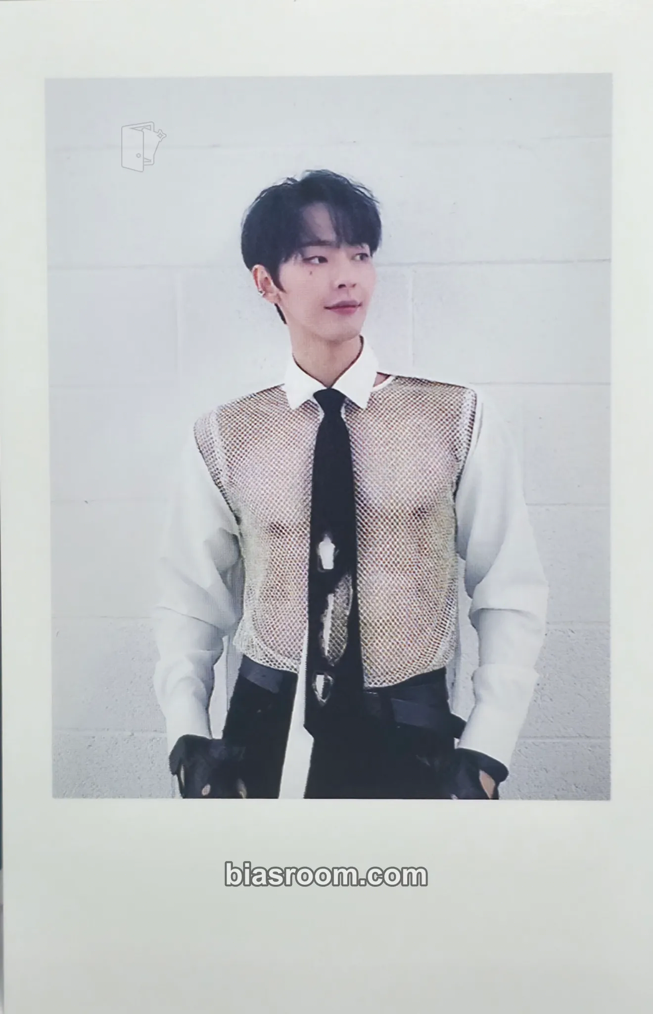 KB seOul cOllectiOn Photocard - OnlyOneOf - OnlyOneOf K-pop photocard