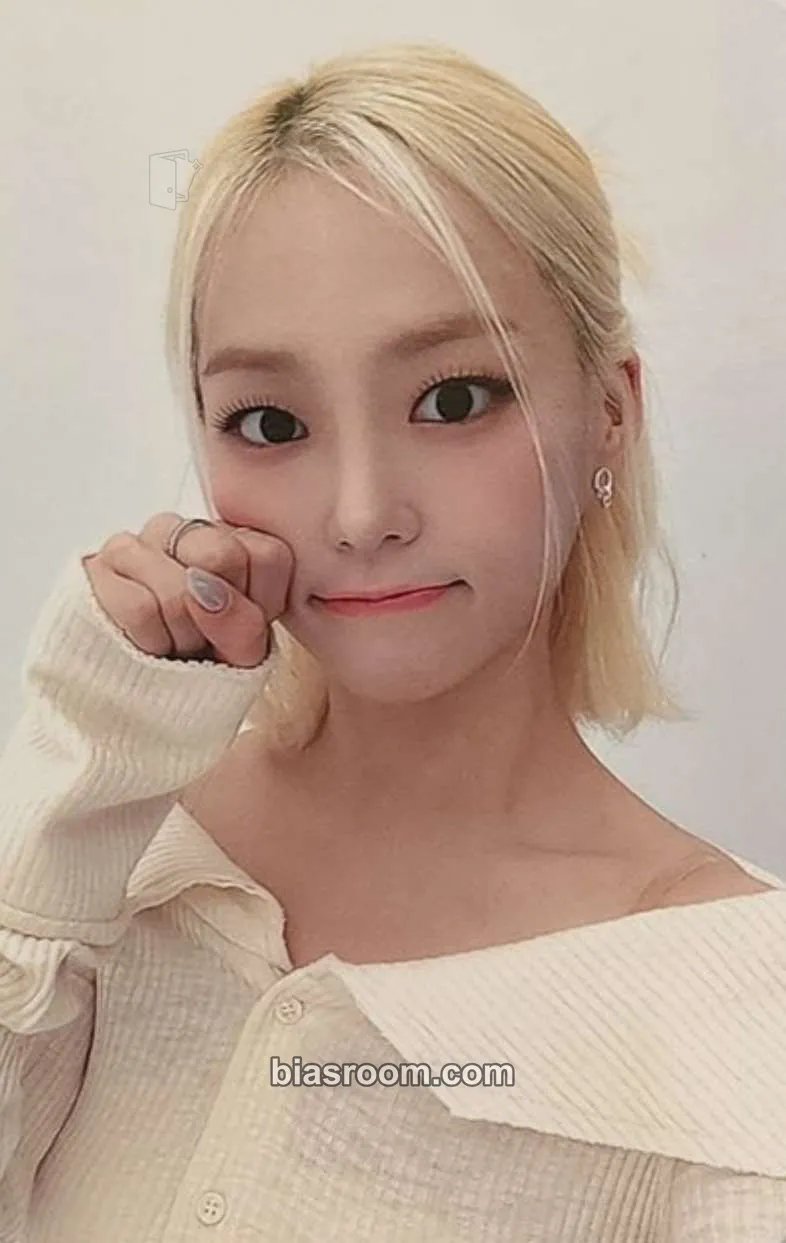 Yeeun 7+Up Photocard - EL7Z UP - EL7Z UP K-pop photocard