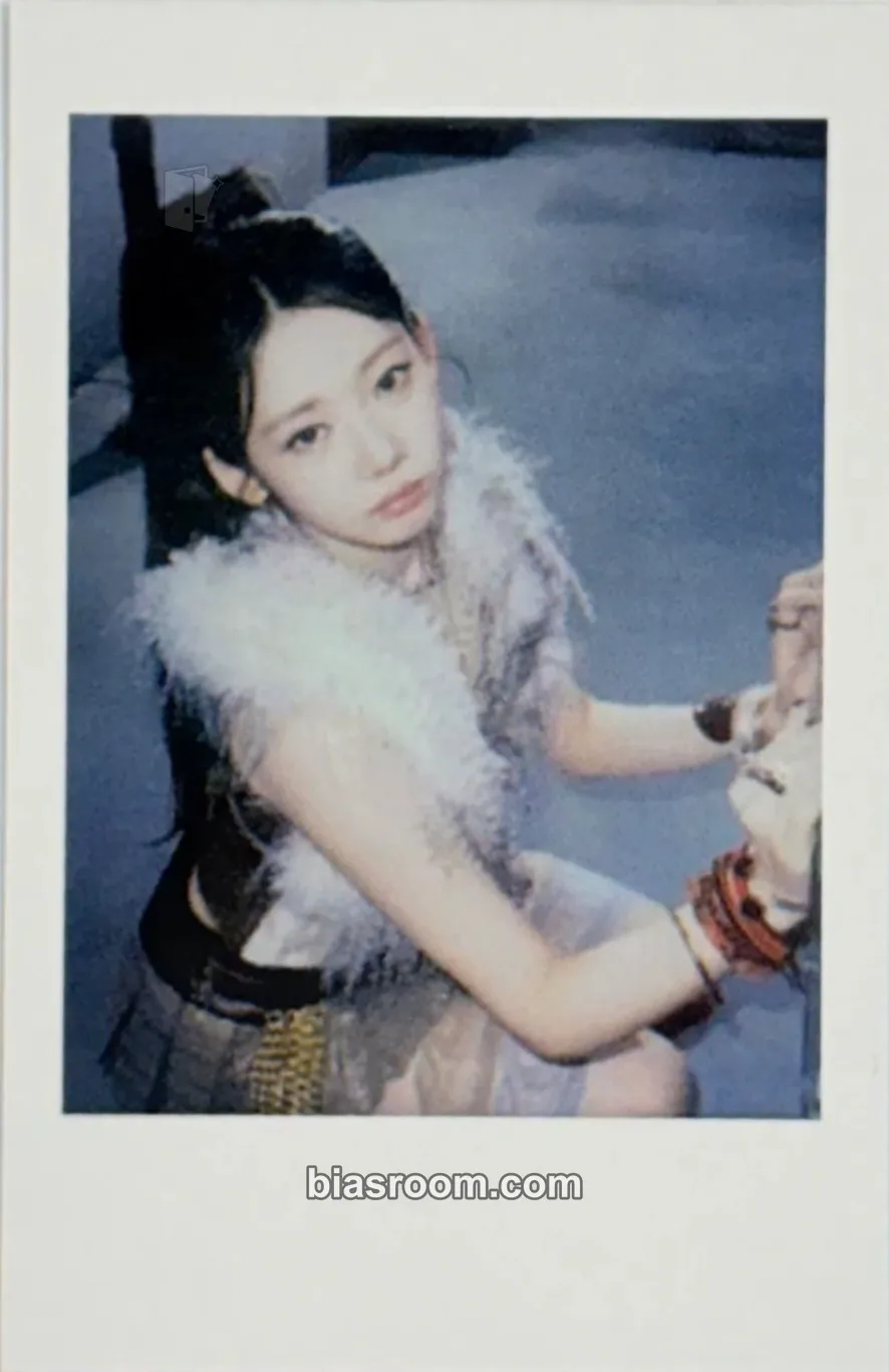 Rora WE GO UP Photocard - BABYMONSTER - BABYMONSTER K-pop photocard