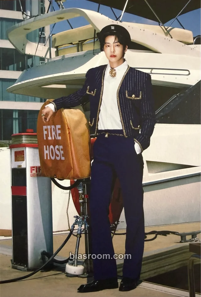 MONSTA X - Hyungwon - The Unseen Album merch inclusion item set postcard sub-unit album