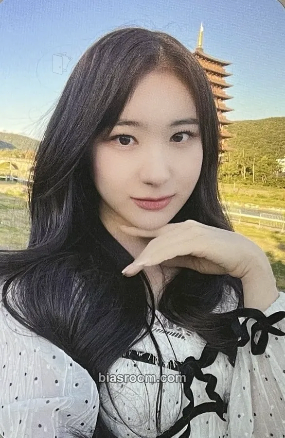Lee Chaeyeon Hush Rush Photocard - Lee Chaeyeon K-pop photocard
