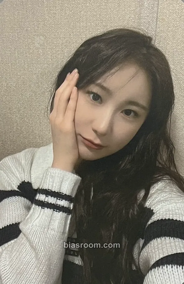 Lee Chaeyeon Hush Rush Photocard - Lee Chaeyeon K-pop photocard