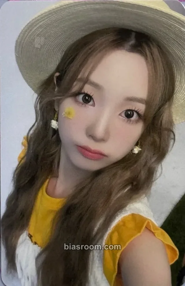 Rocket Punch - Yeonhee - Season's Greetings 2024 Other woollim mall season's greetings video call (fancall)