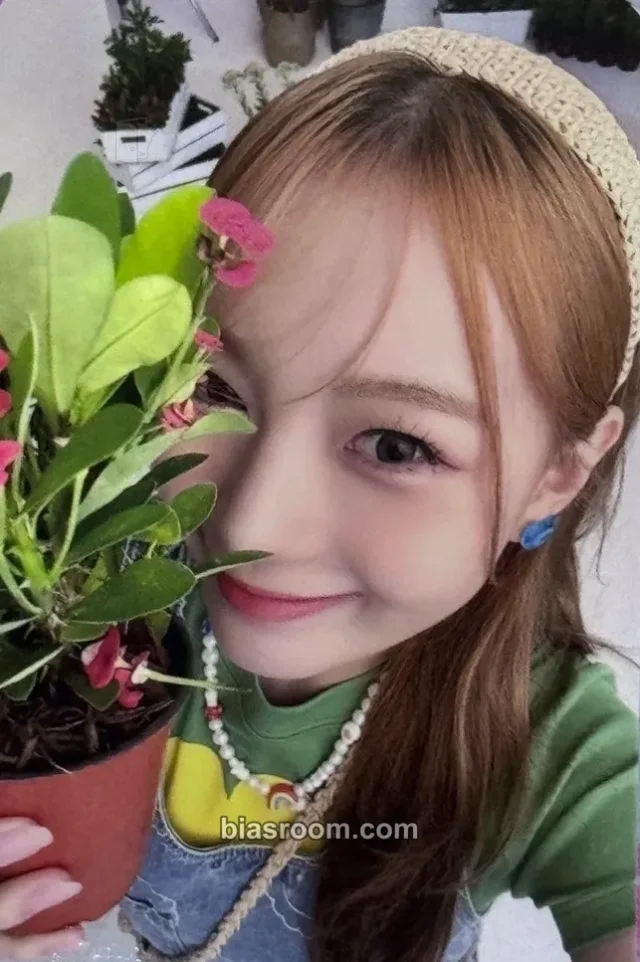 Rocket Punch - Sohee - Season's Greetings 2024 Other woollim mall season's greetings fansign