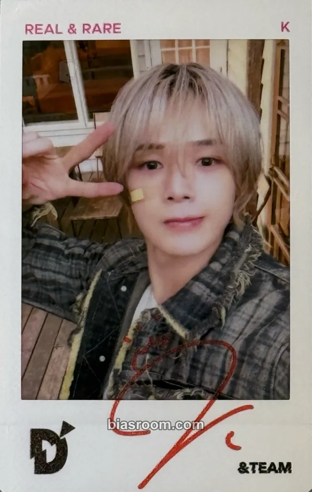&TEAM - K - Dicon issue N°28 Other d'partment dicon polaroid pop-up printed signature B version