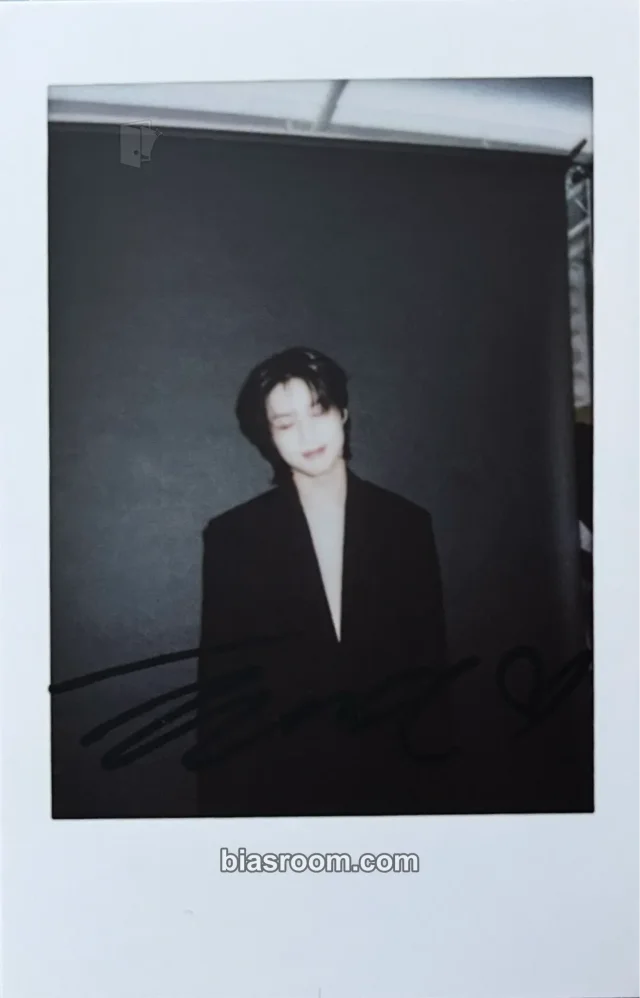 Taemin - Taemin - Waves Magazine 2023 Other polaroid printed signature magazine photocard waves china
