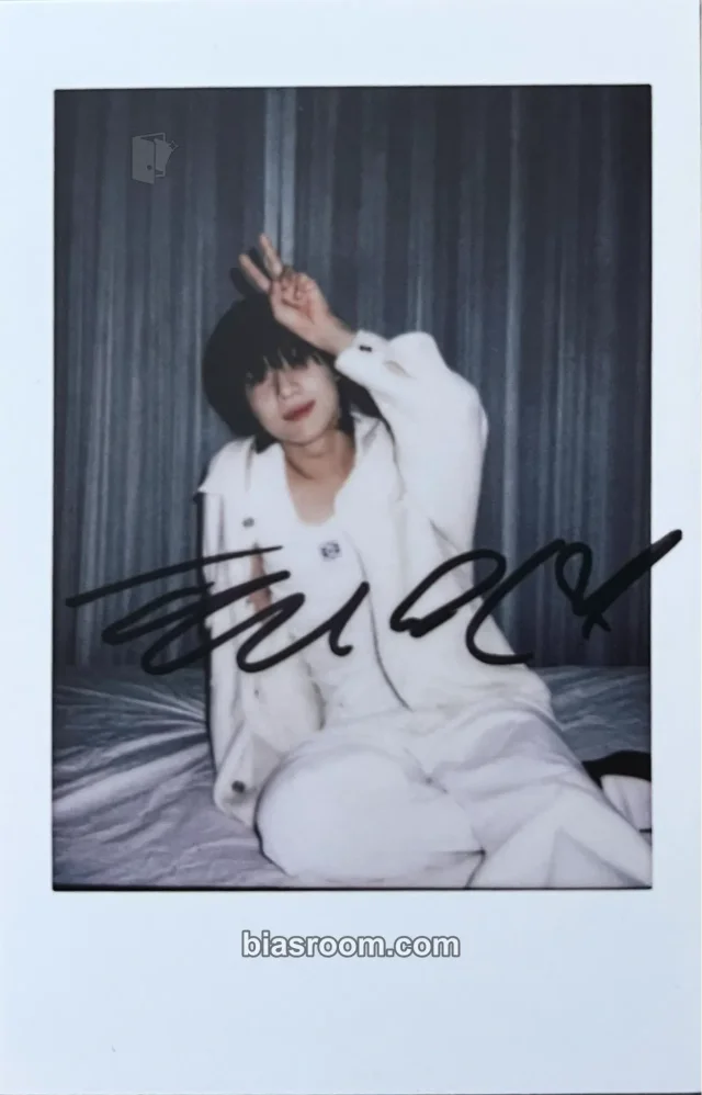 Taemin - Taemin - Waves Magazine 2023 Other polaroid printed signature magazine photocard waves china