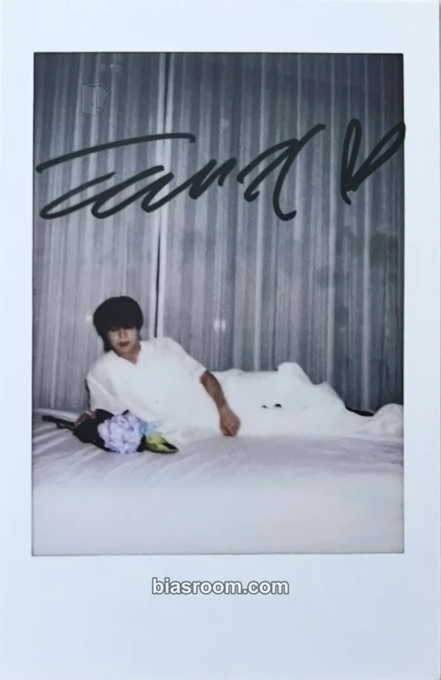 Taemin - Taemin - Waves Magazine 2023 Other polaroid printed signature magazine photocard waves china