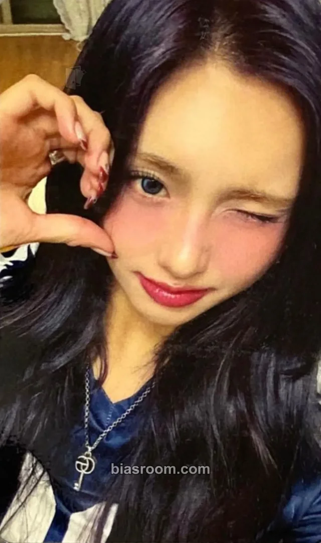 EVERGLOW - Aisha - EVER FOREVER 2025 Japan Meet & Greet Event merch photocard trading card