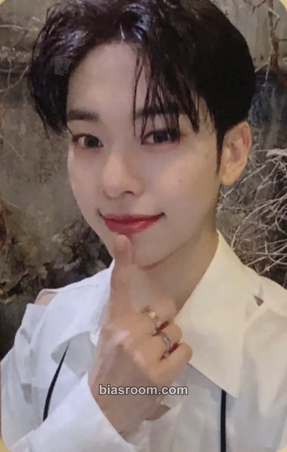 Donghyun THE FUTURE IS OURS : LOST Photocard - AB6IX - AB6IX K-pop photocard