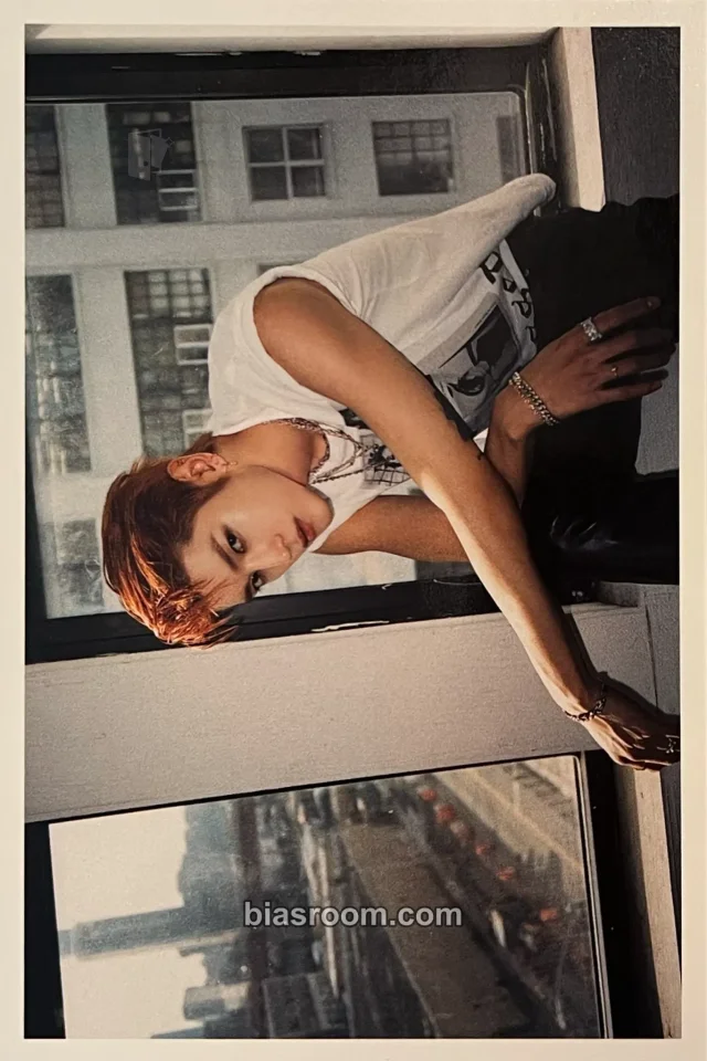 NCT 127 - Taeyong - Ay-yo Album album inclusion photobook version B version postcard