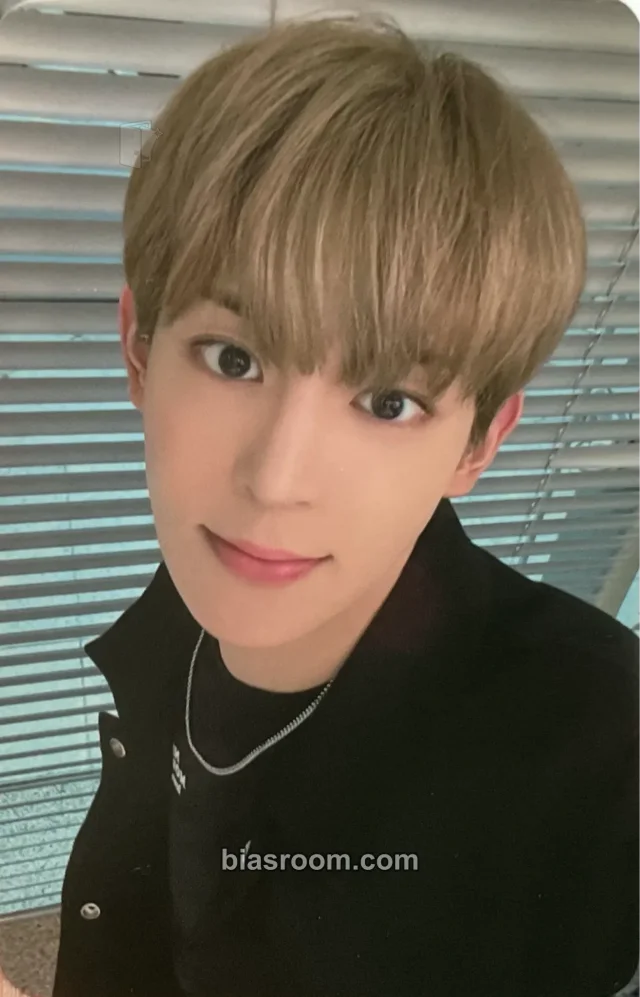 NOWZ - Hyeonbin - Let’s get it Album weverse event photocard set