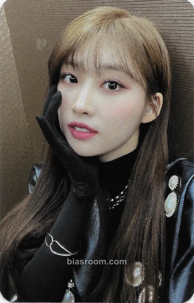 EVERGLOW - Sihyeon - Return of The Girl Album everline round 2