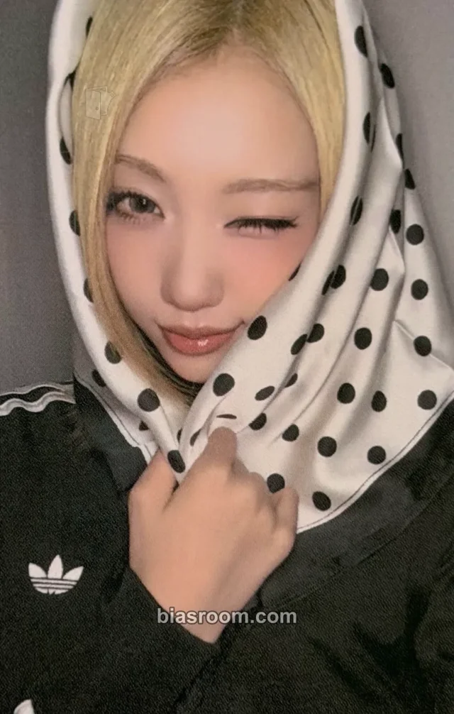 izna - Choi Jungeun - Set The Tempo Album soundwave round 2 video call (fancall) postcard version