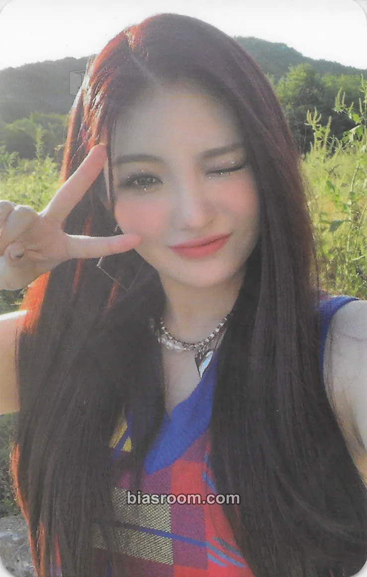 Kelly Veni Vidi Vici Photocard - TRI.BE - TRI.BE K-pop photocard