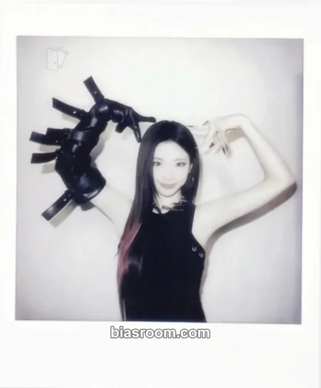 BABYMONSTER - Ruka - WE GO UP Album musicart (music art) fansign polaroid