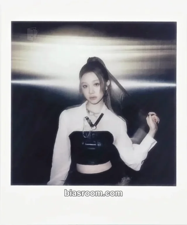 BABYMONSTER - Pharita - WE GO UP Album musicart (music art) fansign polaroid