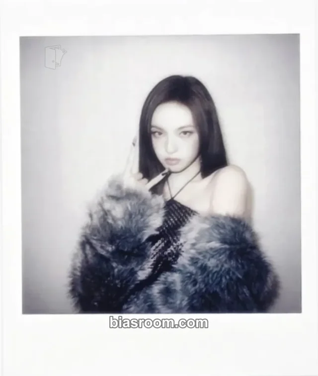 BABYMONSTER - Chiquita - WE GO UP Album musicart (music art) fansign polaroid