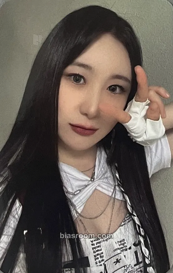 Lee Chaeyeon Hush Rush Photocard - Lee Chaeyeon K-pop photocard