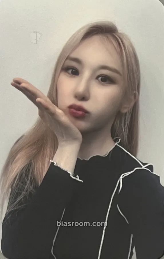Lee Chaeyeon Over The Moon Photocard - Lee Chaeyeon K-pop photocard