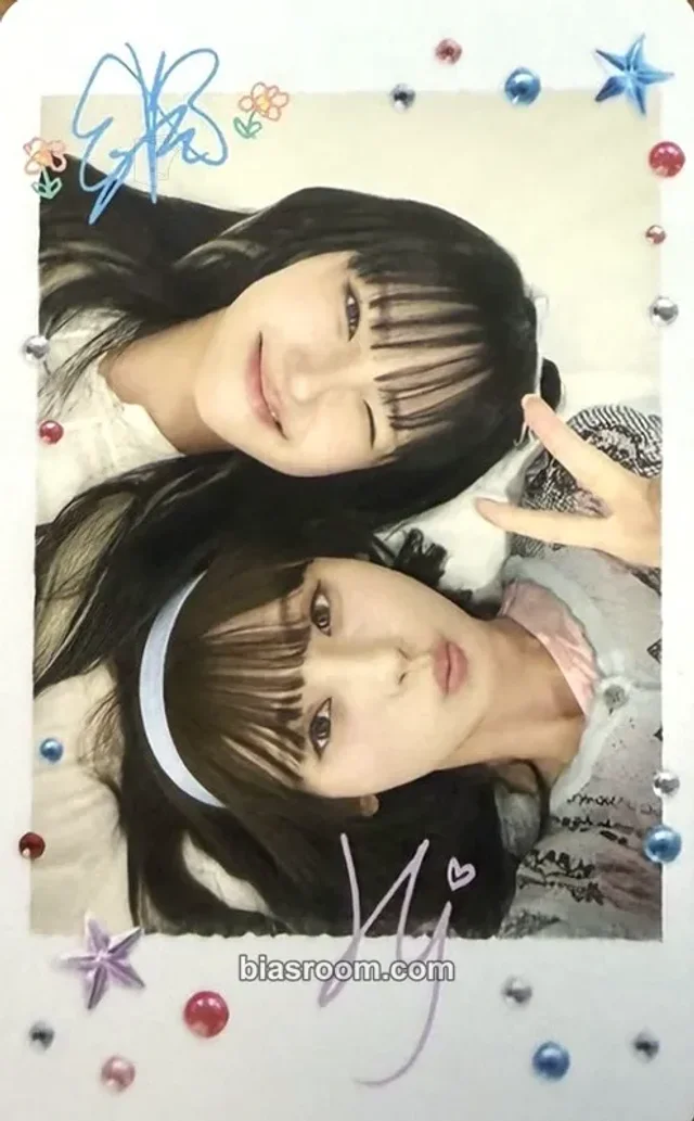 UNIS - Yunha & Hyeonju - UNI☆Sparkle! Album album photocard polaroid printed signature