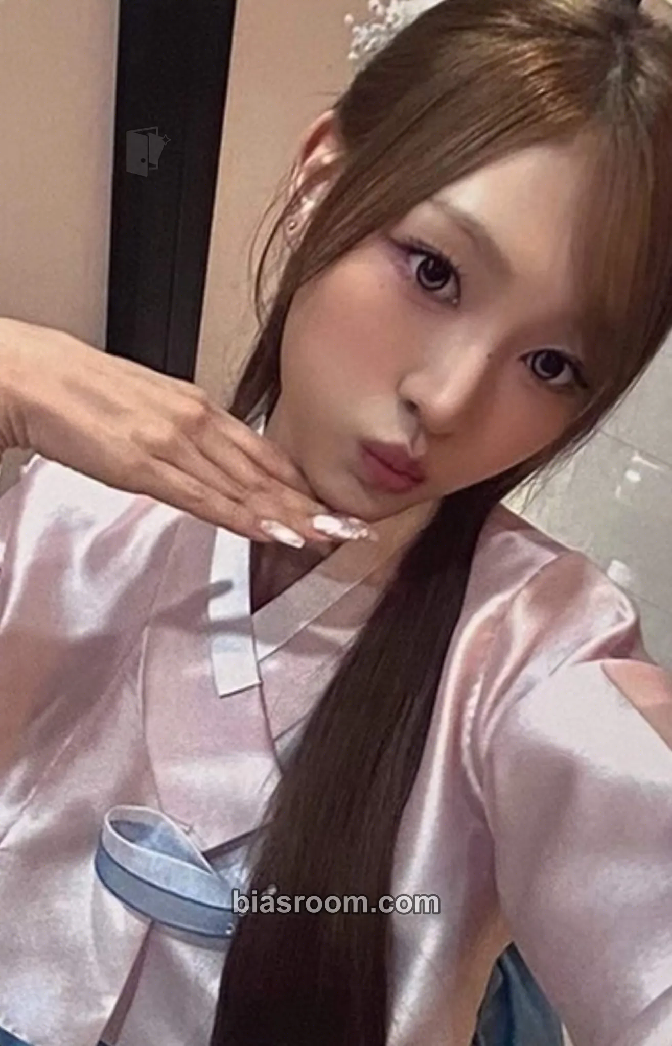 Minami lip bomb Photocard - RESCENE - RESCENE K-pop photocard