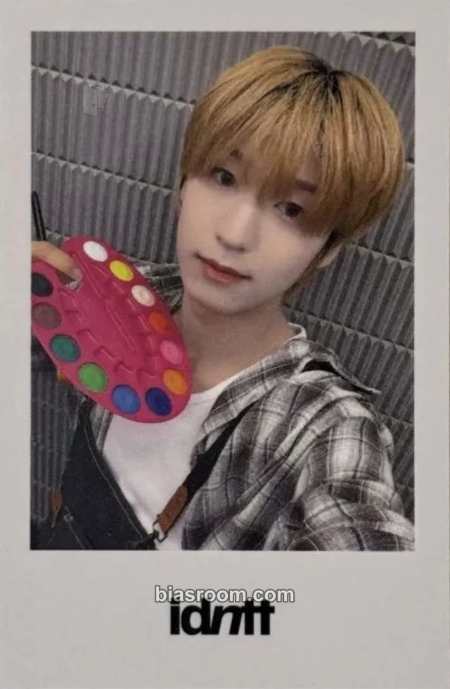 idntt - Lee KyuHyuk - yesweare Album hellolive round 4 polaroid video call/fancall