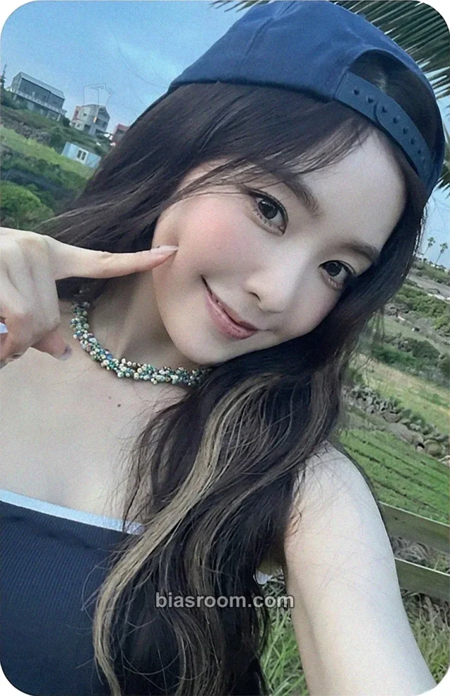 Red Velvet - Irene - Velvet Summer Album mumo pob (pre-order benefit)