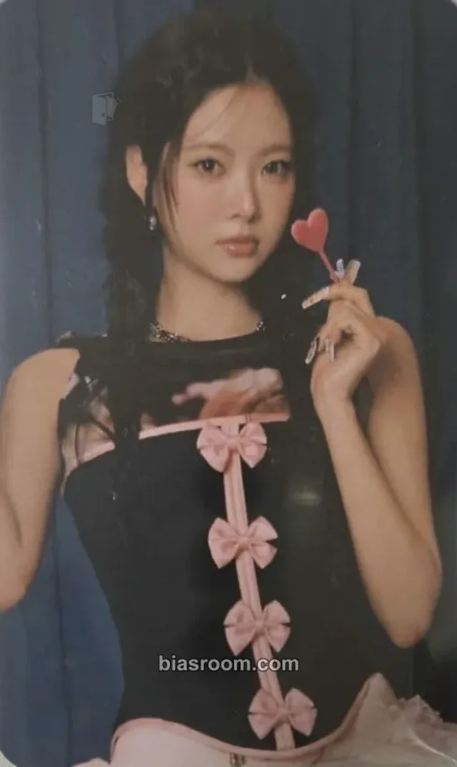 LE SSERAFIM - Hong Eunchae - DIFFERENT Album streaming event winner benefit bad image - replace
