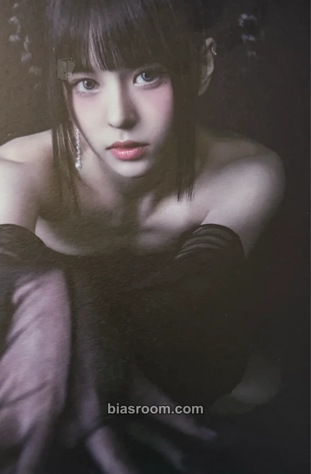 EVERGLOW - E:U - ZOMBIE Album album inclusion heart version postcard
