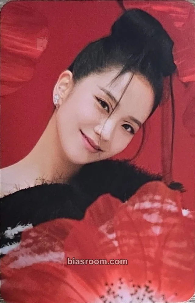 BLACKPINK - Jisoo - ME (Jisoo solo) Album merch photocard red version