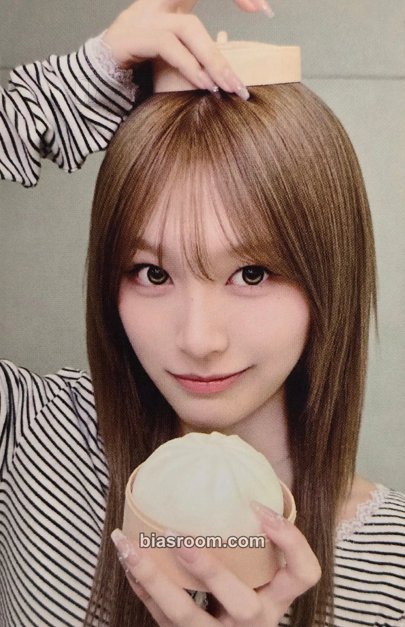 Minami lip bomb Photocard - RESCENE - RESCENE K-pop photocard