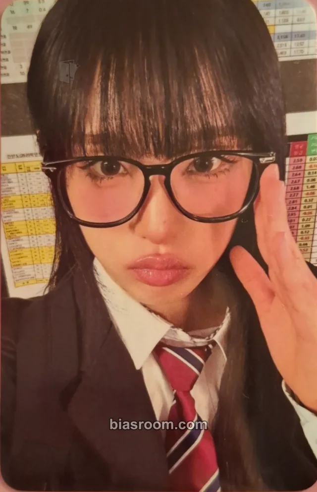 Yena - Yena - 2025 Yena 1st Concert "Travelling To The World!" Event merch photocard