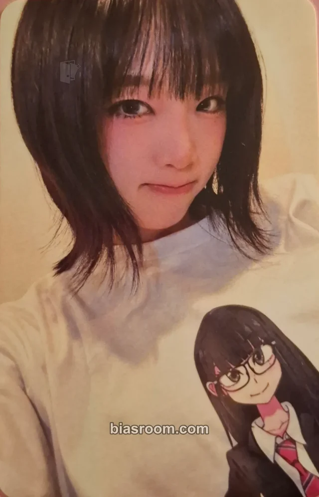 Yena - Yena - 2025 Yena 1st Concert "Travelling To The World!" Event merch photocard