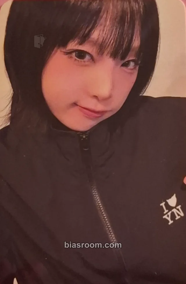Yena - Yena - 2025 Yena 1st Concert "Travelling To The World!" Event merch photocard