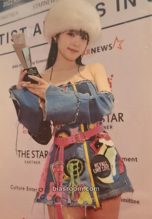 Yena - Yena - Asia Artist Awards Event merch photocard