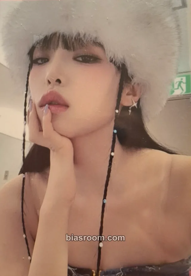 Yena - Yena - Asia Artist Awards Event merch photocard