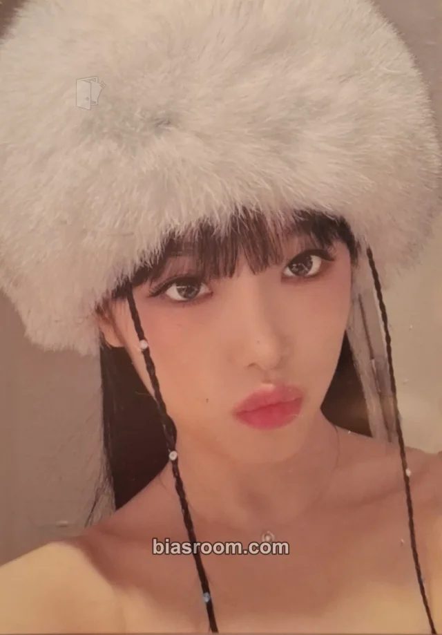Yena - Yena - Asia Artist Awards Event merch photocard