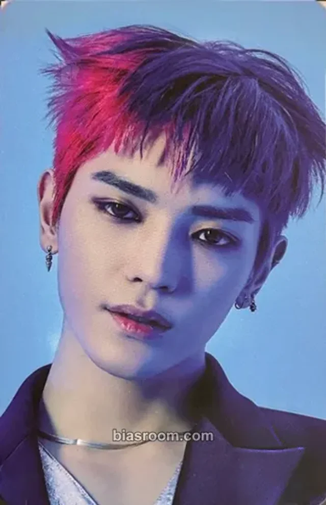 SuperM - Taeyong - SuperM Beyond The Future Event brochure merch photocard