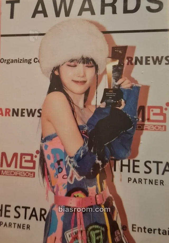 Yena - Yena - Asia Artist Awards Event merch photocard