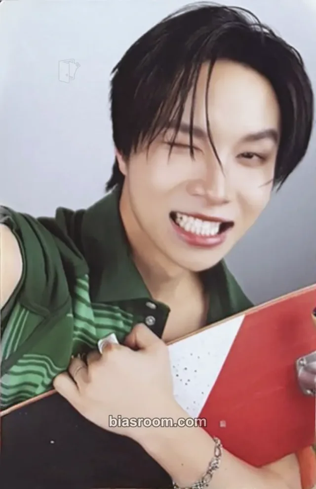 BUS - JungT - Good Days Begin with BUS because of you i shine - 2026 Calendar Other random photocard calendar