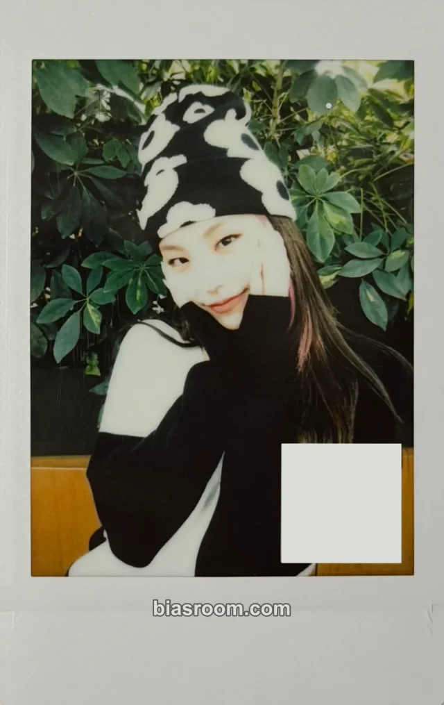ITZY - Yeji - Crazy in Love Album polaroid qr card round 5 soundwave video call (fancall) winner benefit