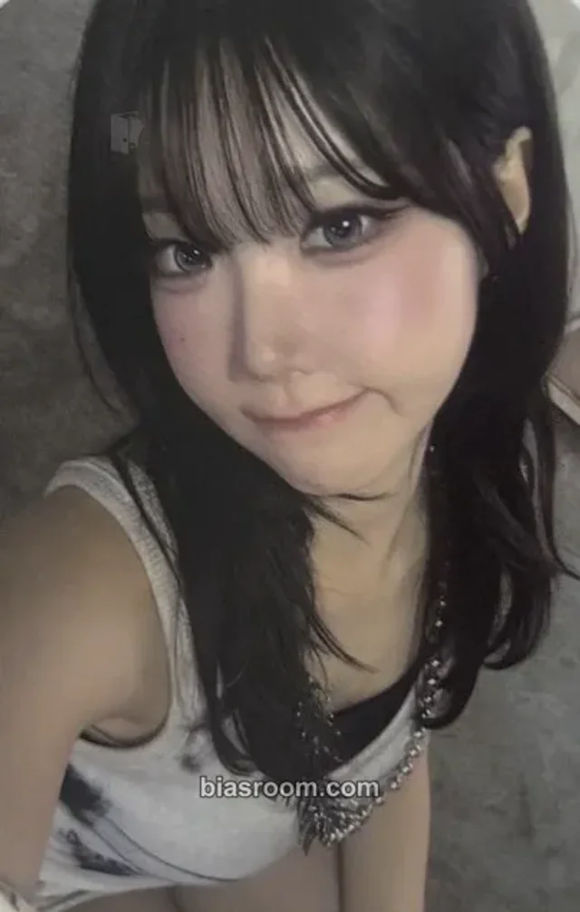 CLASSy - Chaewon - RE:BOOT [AFTER TEARS] Album album photocard