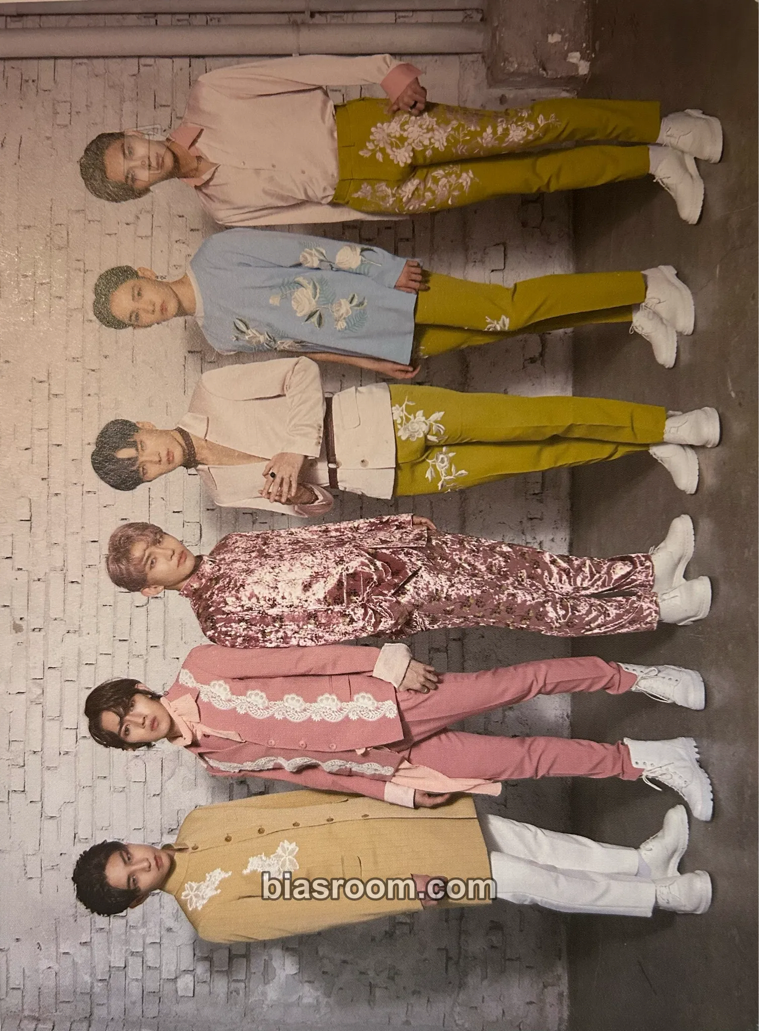 Compass (N.E.W.S) Photocard - 14U - 14U K-pop photocard