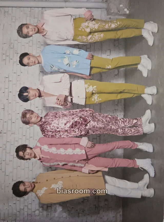 14U - E.Sol & Kohyeon & Hero - Compass (N.E.W.S)  Album album inclusion postcard