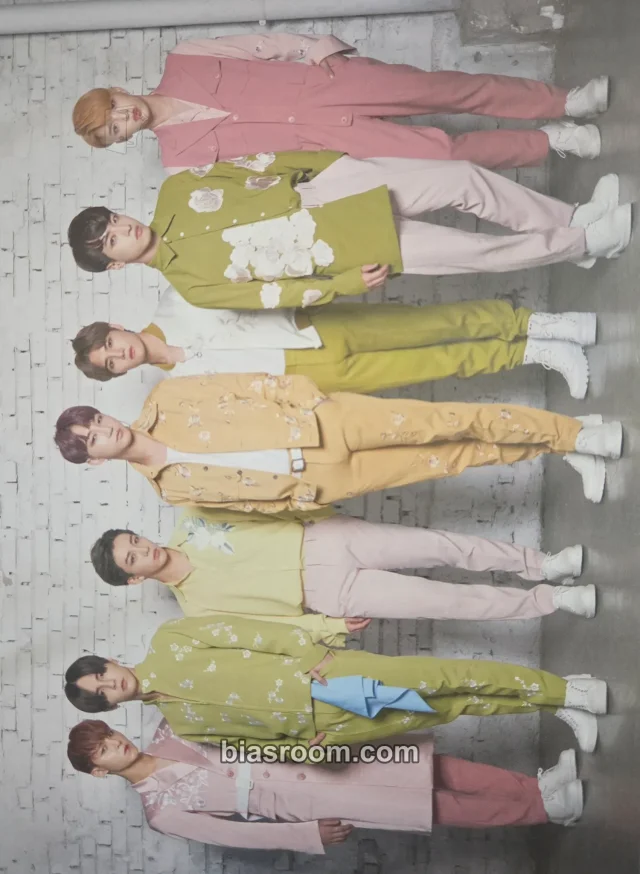 14U - Luha & Rio & Hyunwoong - Compass (N.E.W.S)  Album album inclusion postcard