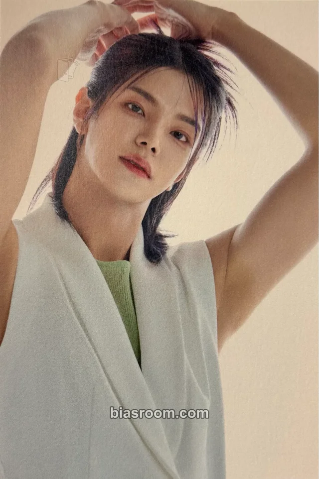 WAKER - Ijun - 1ST GLOBAL OFFICIAL FANCLUB KIT WAKER HOUSE Other postcard fanclub/membership item set